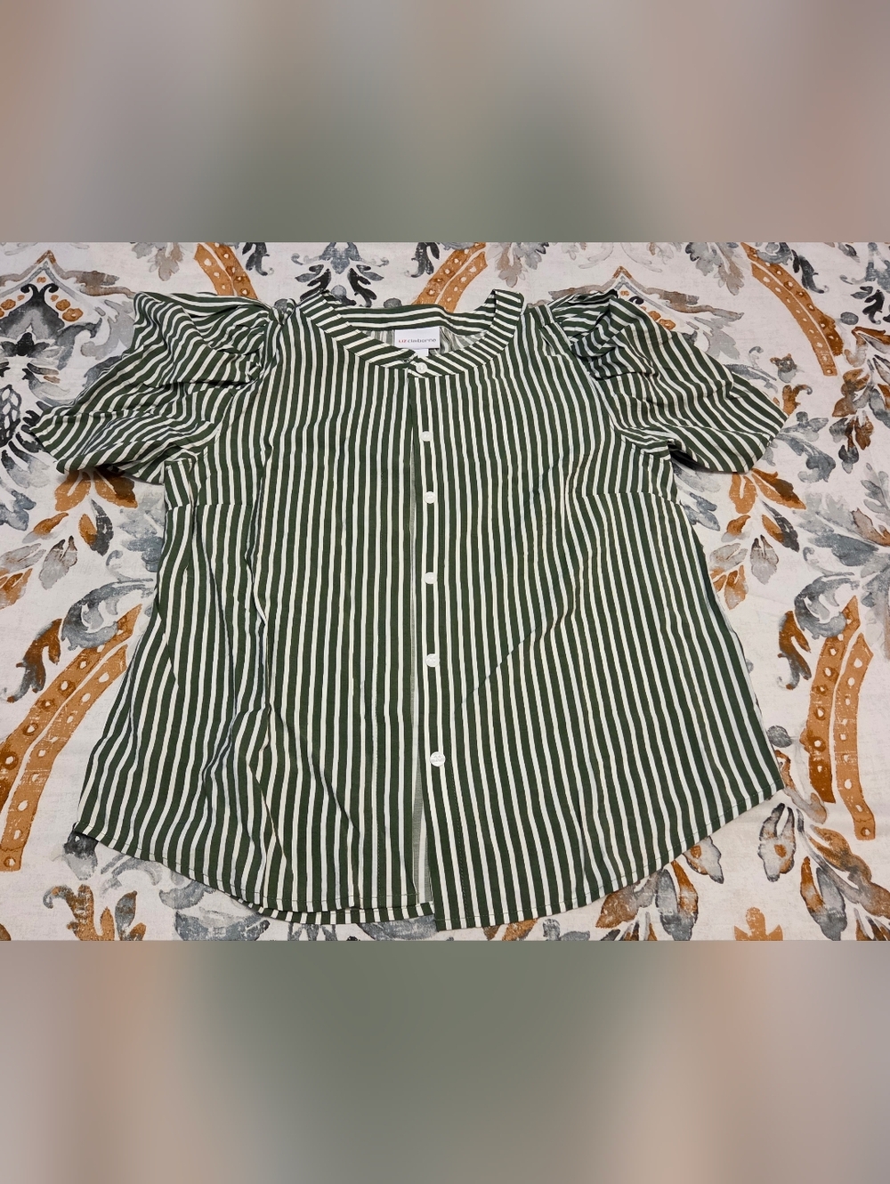 Liz Claiborne Green and White Striped Puff Sleeve Button-Down Shirt
